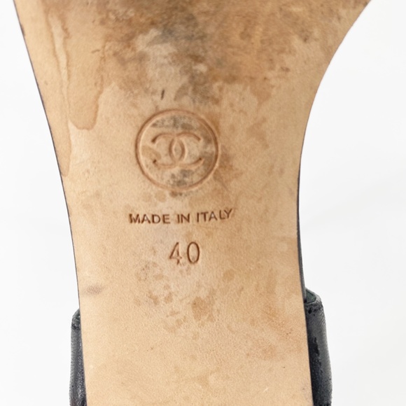 Chanel Black Quilted Leather Gold Chain Link CC Pearl Single Strap Sandals 40 - Picture 9 of 15